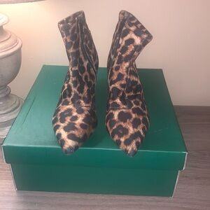 Betsey Johnson Ankle Bootiesm